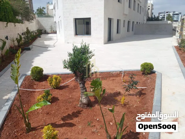 شقة مميزة شبه أرضي 350م في أرقى مناطق الدوار الرابع / ref 1292