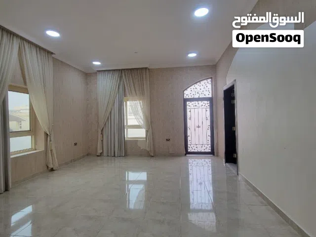 للإيجار غرفه و صاله مدخل خاص في منطقة نعمه قرب مكاني مول