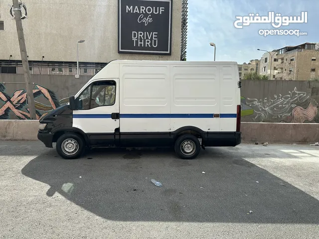 باص افيكو 2003