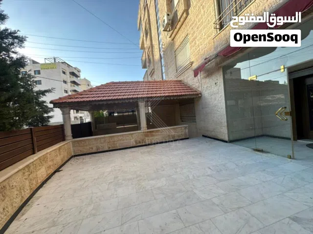 300 m2 4 Bedrooms Apartments for Sale in Amman Khalda