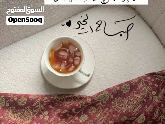 تلفونات خلويه عدد ثلاثه بحاله جيده جدا مع الشاحن.