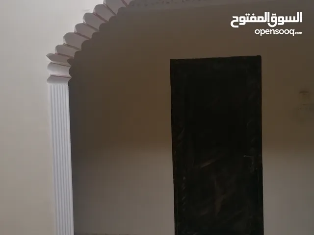 غرف للايجار الشهري في موقع ممتاز ف الخابوره /المبلغ شامل الماي والكهربه