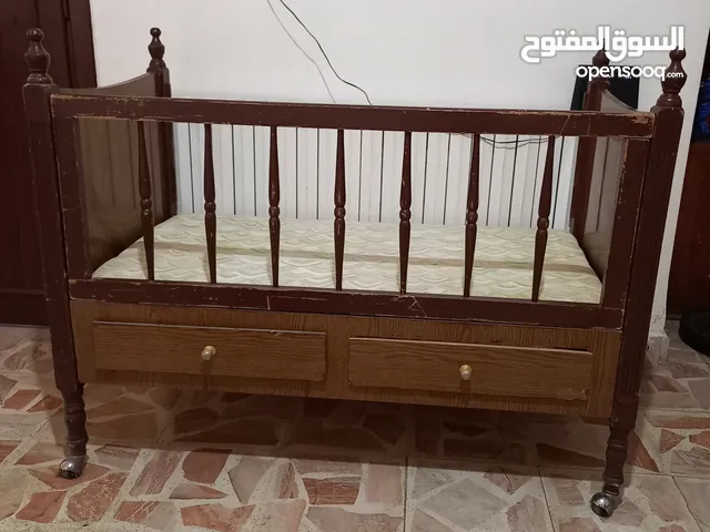 سرير اطفال خشب مستعمل