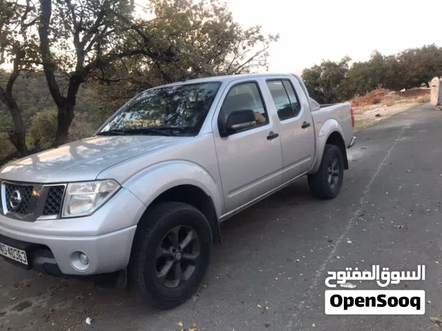 2012, نيسان, نافارا, LE