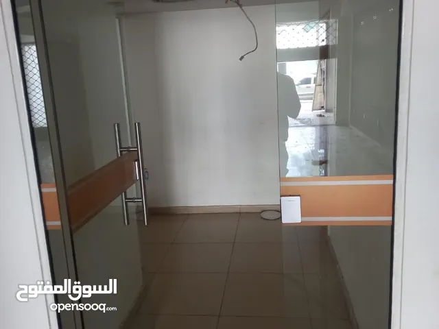 ‎يوجد زجاج سكريت مستعمل بحالة الجديد ‎ويوجد زجاج سكريت جديد ‎ويوجد زجاج سكريت تفصيل