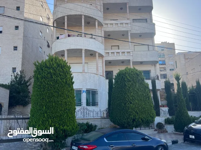 شقة طابقيه ذات أطلالة مميزة مساحتها 240 متر في ضاحية الياسمين شارع الحرم