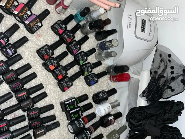 اغراض جل كلر و جل اكستنشن كامله للبيع مع كل المستلزمات بسعر لقطه