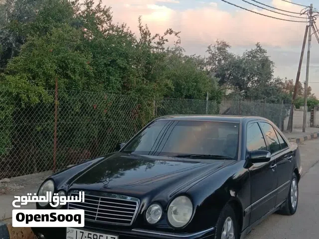 1998 مرسيدس بنز الفئة-E E 200