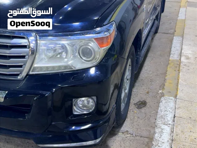 2014 تويوتا لاند كروزر VXR