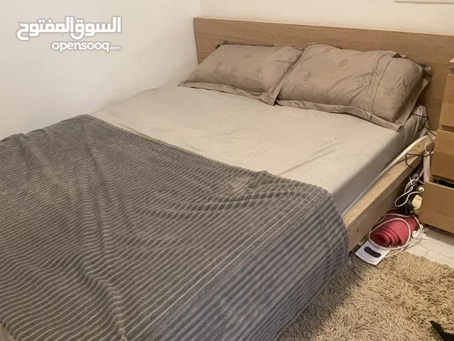سرير من ايكيا معا مرتبه ممتازه 180 في 200 A bed from IKEA together, excellent mattress, 180 by 200