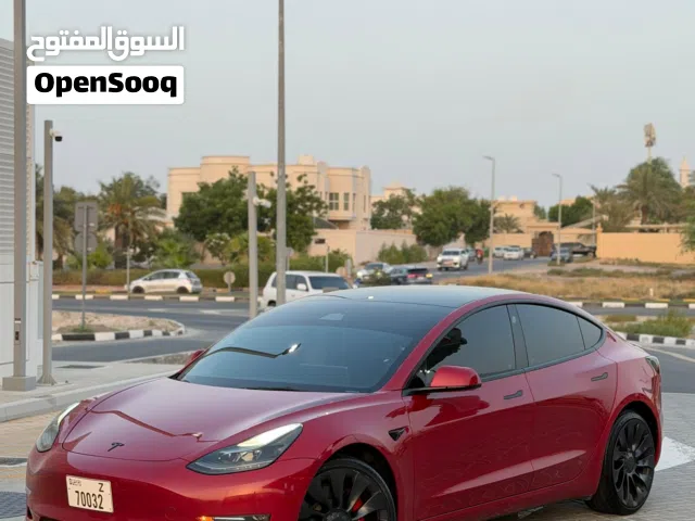2022 تيسلا موديل 3 Performance