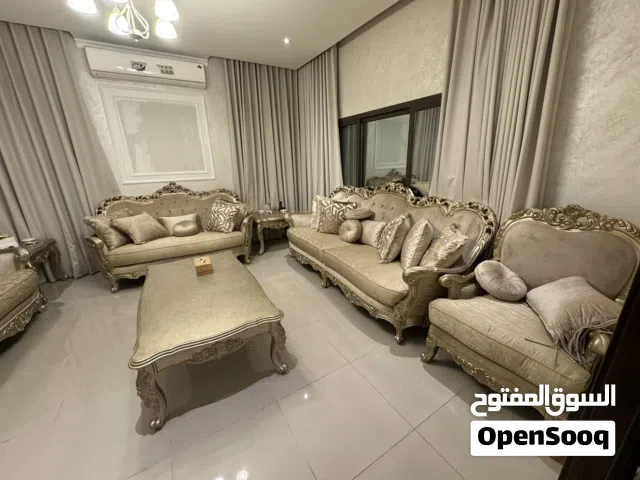 طقم كنب كلاسيك من المطلق جديد