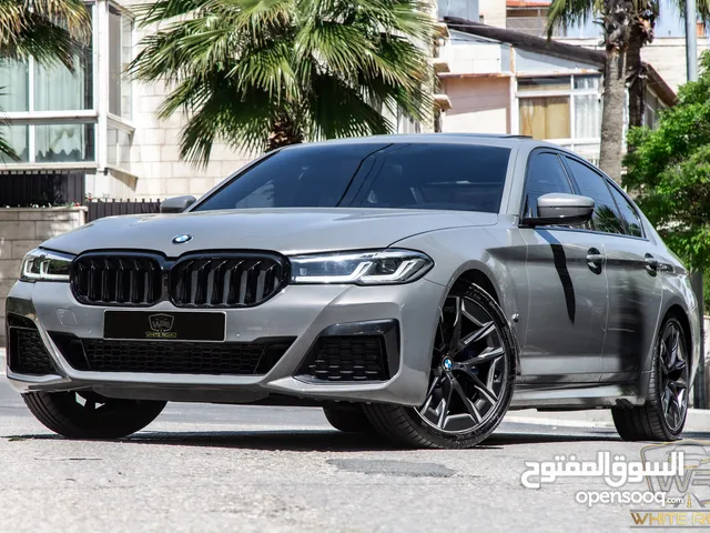 Bmw 530I 2023 M kit Gasoline السيارة مميزة جدا و قطعت مسافة 75,000 كم فقط
