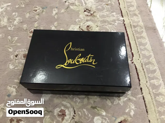 CHRISTIAN LOUBOUTIN PARIS