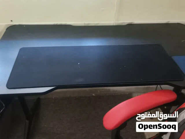 كرسي مع طاوله جيمنك الي البيع
