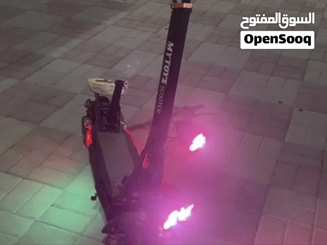 سكوتر للبيع تباه ب 950 بدون شاحن تباه مع شاحن ب 1000 رقم التواصل