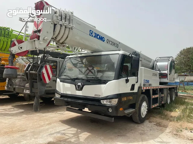 Xcmg 25 Ton Beautiful crane Crane with 40m main bhoom for sale