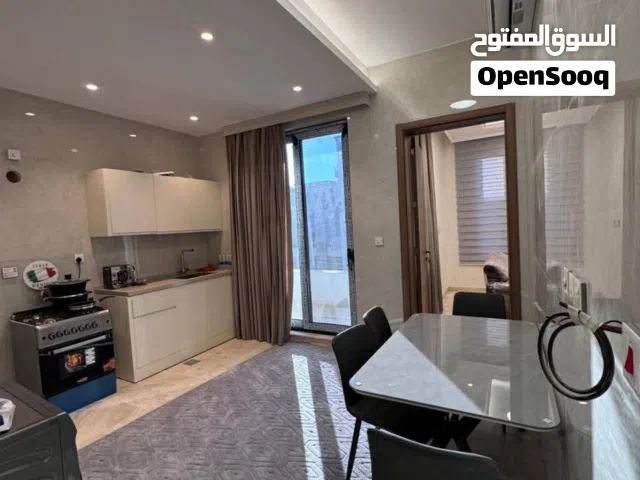 شقة مؤثثة vip للإيجار – طابق اول   المنصور – حي المتنبي قرب 14رمضان