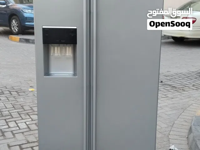 Samsung fridge for sale good condition and working properly good with warranty