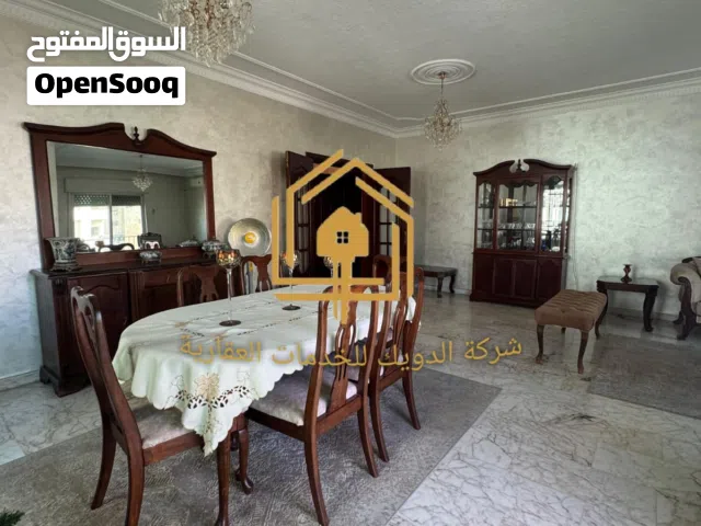 شقة فارغة - الجاردنز - 200م - قرب الخدمات العامة موقع هادئ ومميز