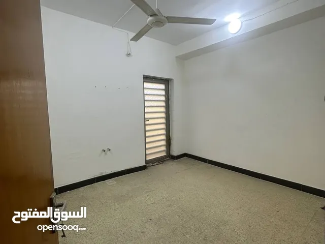 دار تجاري حديث بمساحة 120 متر طابقين للايجار