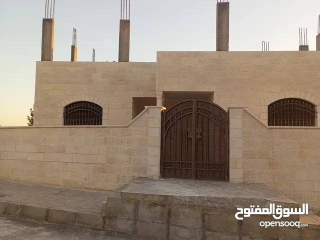 بيت للبيع بالعبدلية