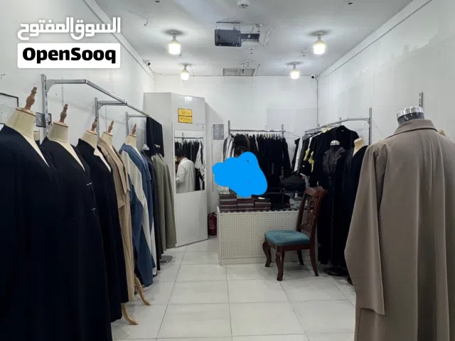للبيع محل الجهراء مجمع وارة التجاري رئيسي