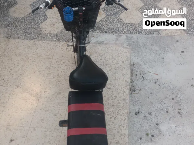 دراجة كهربائية عمر سنه