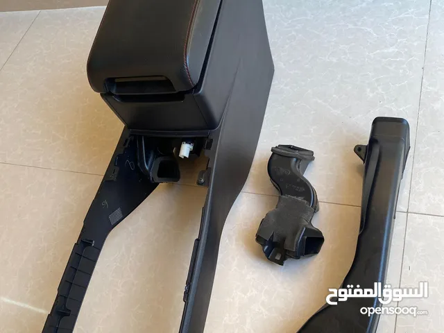 مطلوب سدة مكيف كامري 2017 سلفر