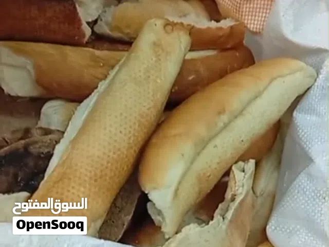 يوجد  خبز ناشف