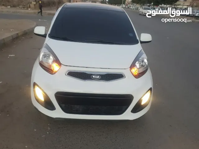 كيا مورنيق 2012