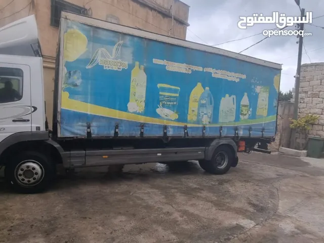 متوفر شحن لنقل البضائع وكافة المستلزمات