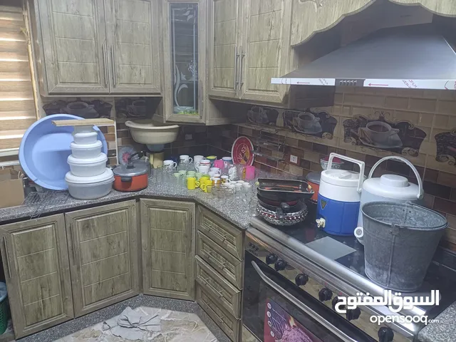 اكواب وكاسات ومجات وادوات اخرى