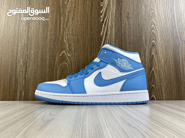 Air Jordans 1 Retro Mid University Blue