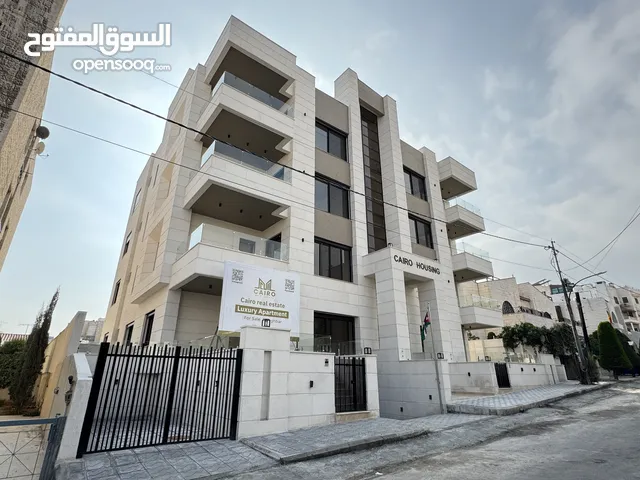 شقة بتطشيبات فخمة طابق ارضي شمال مساحة 182م للبيع في دير غبار