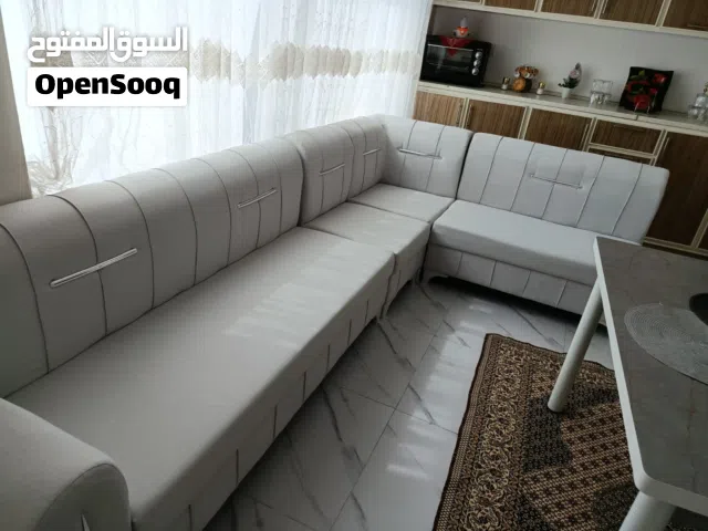 قنفة زاوية جديدة كلياً (مامستخدم من معرض للبيت ) - قەنەفە نوێ بۆ فرۆشتن كةس لةسةري دانةنيشتوة