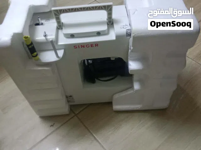 ماكنة خياطة مو مستخدمة نهائي بحالة وكالة لسا بكرتونة