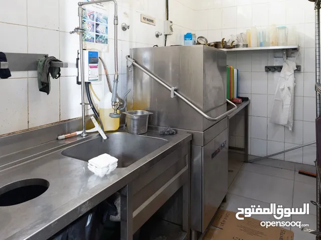 معدات فندق مستعمل معدات مطعم مستعمل معدات المطبخ مستعمل لا يقل عن جوده الجديد ومتوفر ايضا صناعه