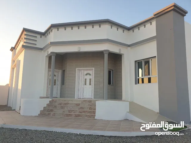 210 m2 3 Bedrooms Villa for Sale in Al Batinah Al Masnaah