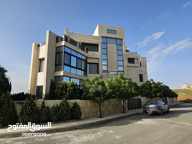 1350 m2 More than 6 bedrooms Townhouse for Sale in Amman Naour
