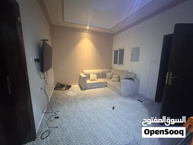 للبيع مجموعة أثاث نظيفة ومستخدمة استخدام خفيف