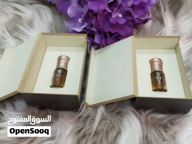 يتوفر انواع جميله من العود