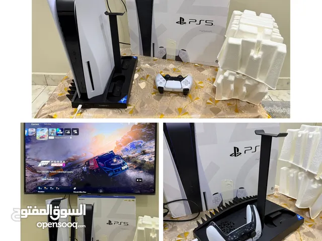 للبيع بلايستيشن 5 نسخة ال CD بحالة ممتازة وخالية من المشاكل