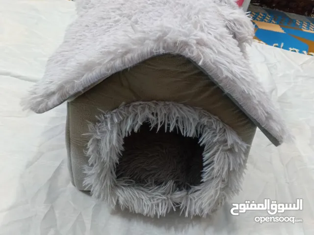 منزل مع مخده للقطط المنزليه أو الكلاب الصغيره