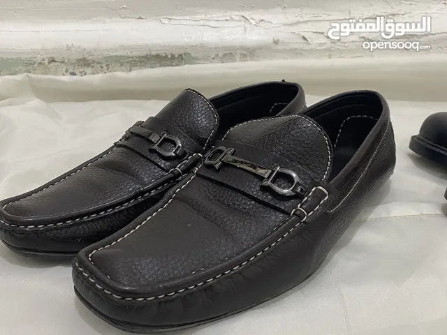 للبيع 2 جزم رجالية ————————————————————————————————————————————————————————————