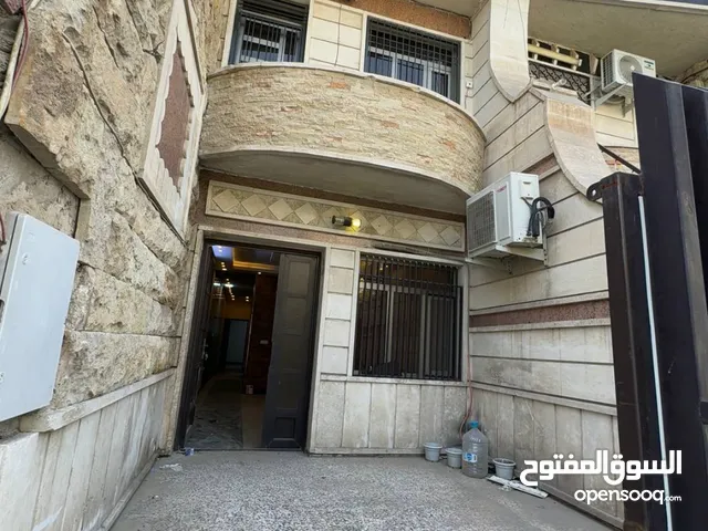 100 m2 4 Bedrooms Townhouse for Rent in Baghdad Mansour