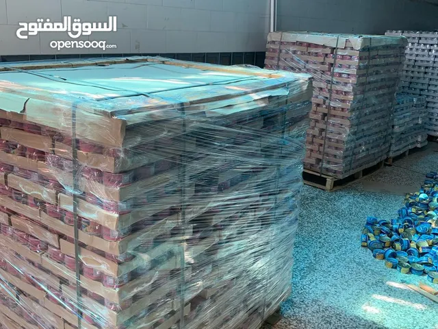 لحم تونة معلبة لذيذة وطازجة من المعمل مباشرة وبدون وساطة متوفرة في سلطنة عمان بأسعار الجملة