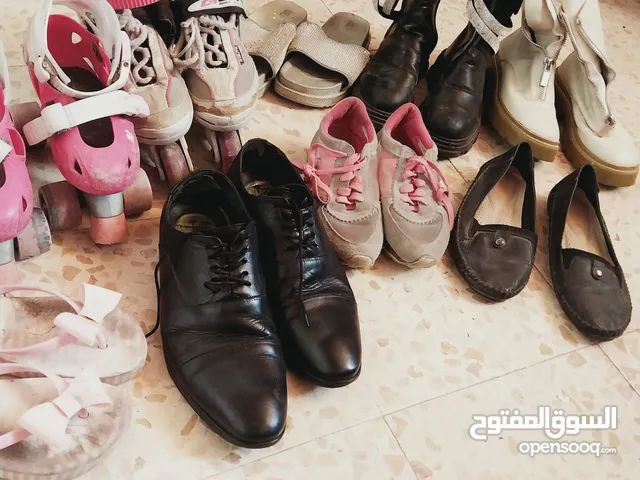 مجموعة أحذية وسكيتات