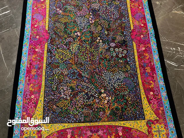 سجّاد حريري إيراني يدوي أصيل – تحف فنية نادرة من قم