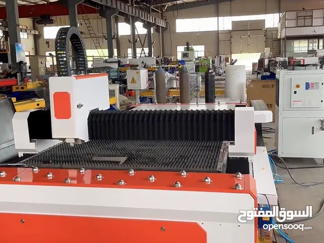 CNC Fiber laser machine الة فايبر لقص المعادن 1000w